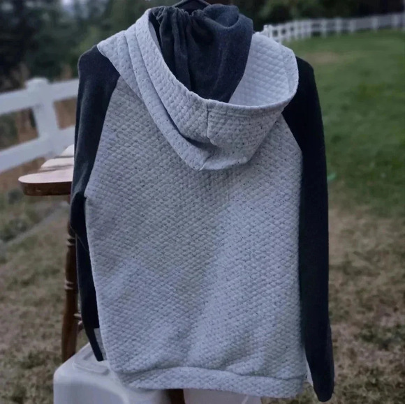 Charcoal and grey fleece knitted hoodie with zipper pockets - Picture 3 of 8